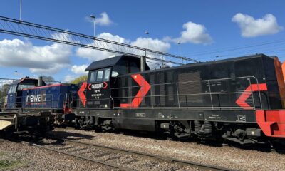 Lok på järnväg
